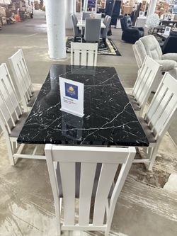 Dining table + 6 chairs (brand new)