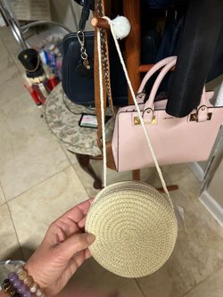 Round woven straw