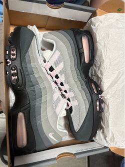 Nike Air Max 95 “Pink Foam” Men’s size 8.5M /  10W