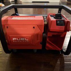 Milwaukee M18 FUEL 2 Gallon Compressor 