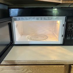 Black N Decker Microwave Oven [Move-out Sale] for Sale in Issaquah, WA -  OfferUp