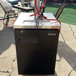 Slim 18" Wide Dual Tap Black Commercial Kegerator