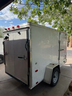 Enclosed trailer