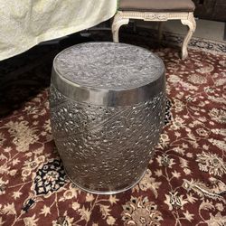 Metal Accent Table / Side Stool