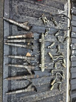 2005 Chevy Duramax Fuel Injectors Low Miles 
