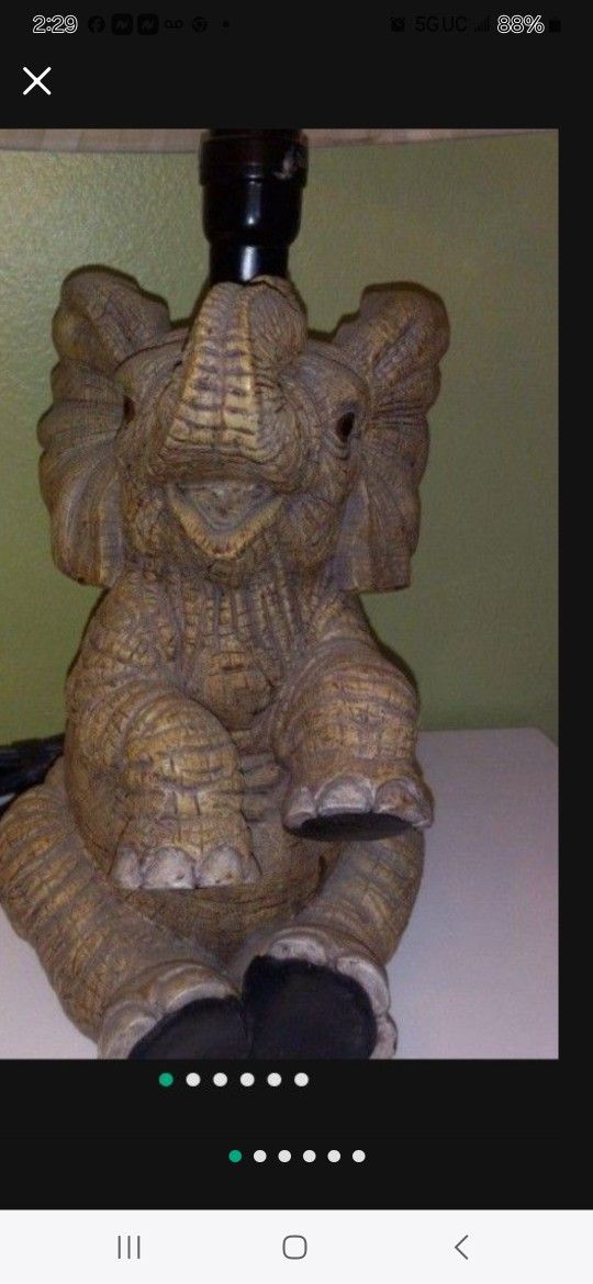 Elegant Figure Table Lamp