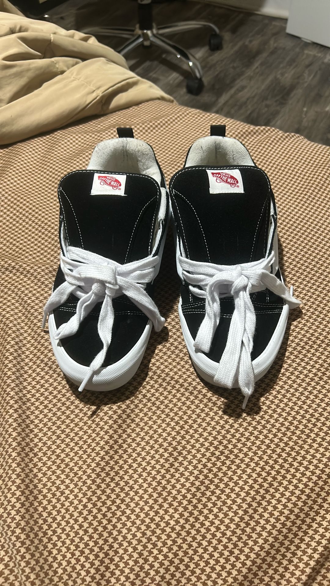 Vans Knu Schools
