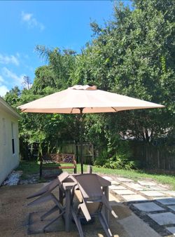 Outdoor Patio Table Set with Umbrella