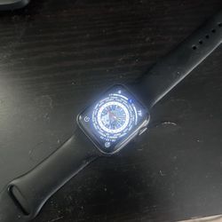Apple Watch Series 4 (44mm) With Band