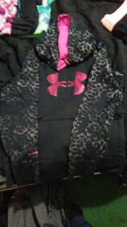 Girls under armour hoodie
