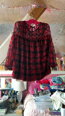 Women’s Top (size M 8-10)