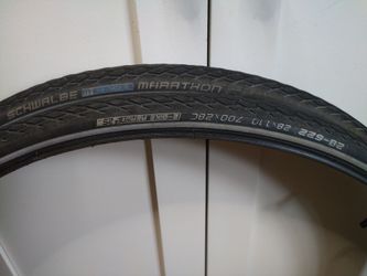 700 x28c Schwalbe Marathon tires and tubes