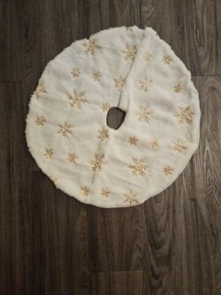 Tree Skirt-  60cm - Faux Fur With Sequins Snowflakes