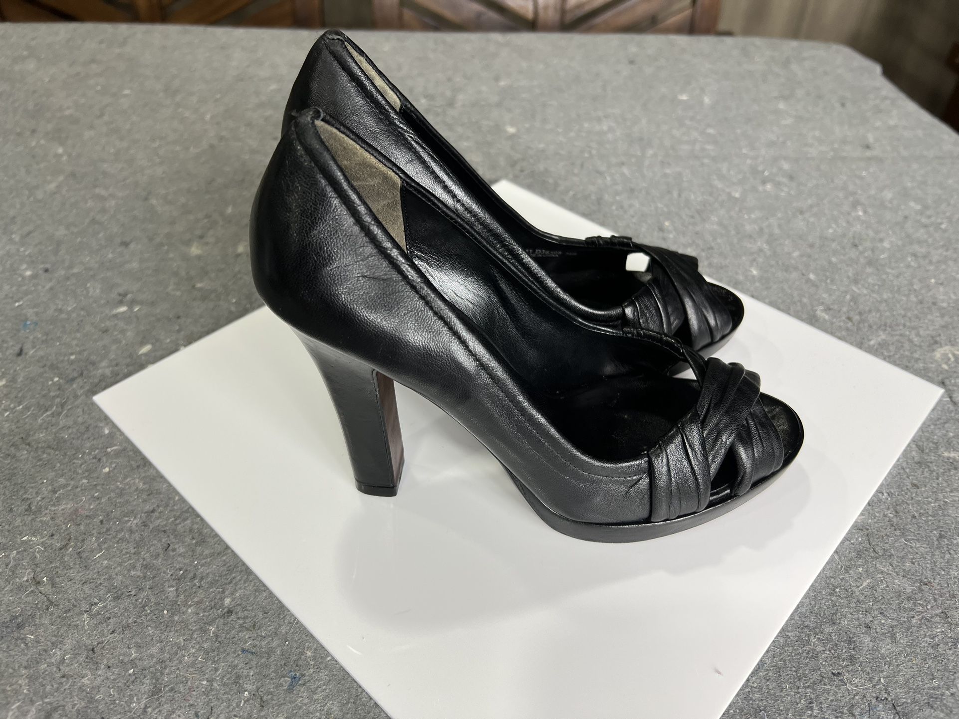 Cole Haan Black Leather Open Toe Sz 7.5 Heels Tonya Pumps D36511