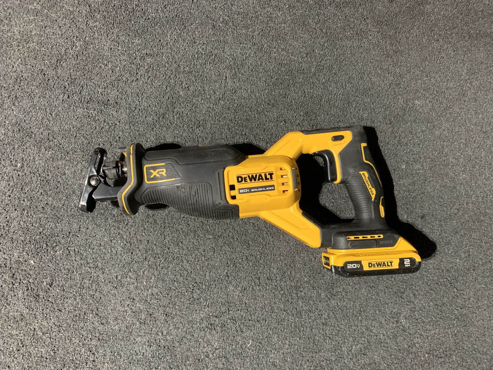 Dewalt 20v XR Reciprocating Saw DCS382B + 20V 2ah Battery
