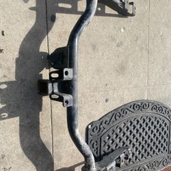 Tow Hitch For GM Pick Up. Sierra, Silverado, Tahoe 