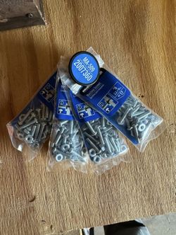 Bulldog Hardware #8 32x3/4in