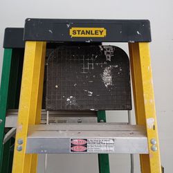 Stanley Fiberglass 6 Ft Ladder