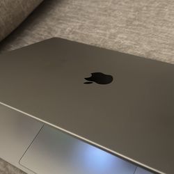 MacBook Pro 2023 