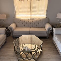 Sofa Loves Tables
