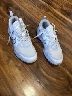 Running shoes size 3.5