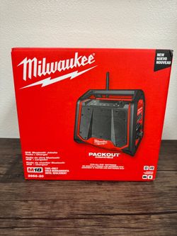 Milwaukee M18 Bluetooth Jobsite Radio + Charger