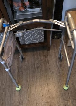 GUARDIAN FOLDABLE WALKER