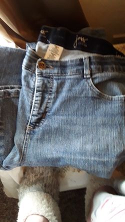 BRAND NEW WOMEN'S JEANS 