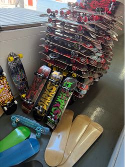 Skateboard trucks wheels decks