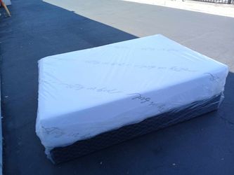 MATTRESS AND FURNITURE GREAT QUALITY