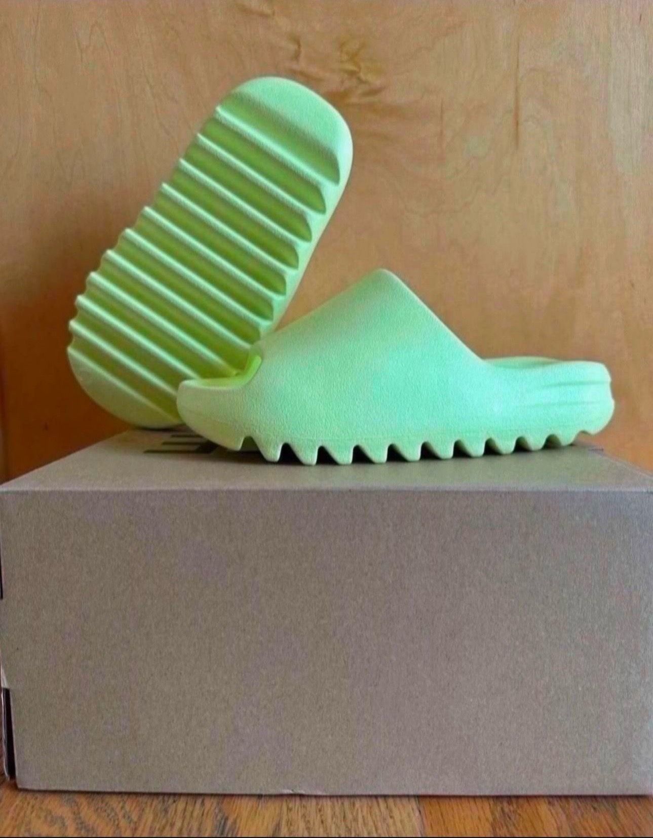 Adidas Yeezy Slide Glow Green HQ6447 Men's Size 4 Brand New
