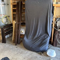 Twin Bed Frame/Mattress 