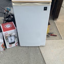 Mini Refrigerator 