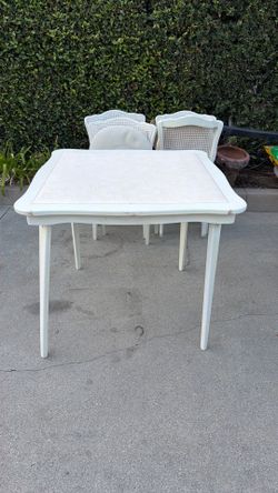 Stakmore card table and chairs