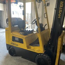 Forklift 