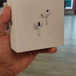 Apple AirPods Pro (2nd Generation) On a Cash Deal Offer 