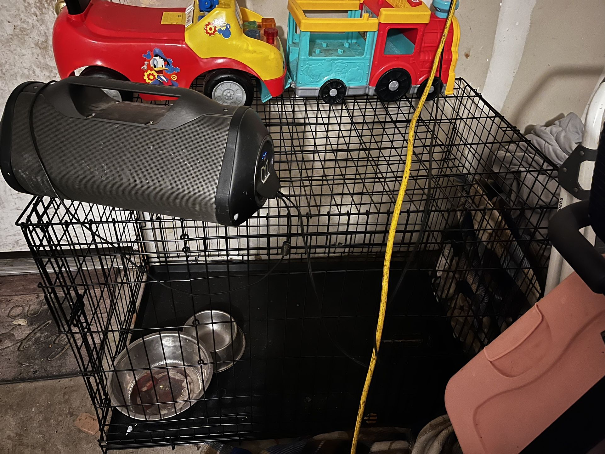 Dog crate
