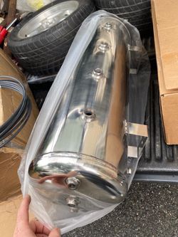 9 Gallon 8 Port Air Tank $100 New
