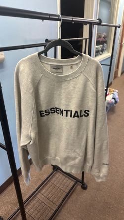 ESSENTIALS fear of God size medium