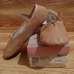 4 1/2 Spotlights BALLET 🩰  Pink Dance Shoes 