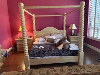 Bedroom set complete King size