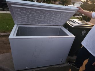 SMAD Large Chest Freezer - Freezes Great - 44" Wide