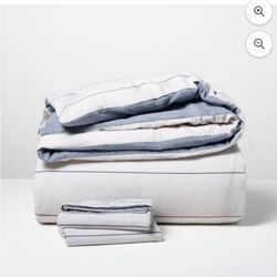 DUVET AND SHAM SET