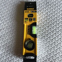 DEWALT 9 in. Torpedo Level