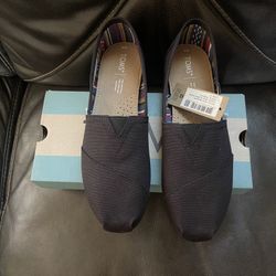 Toms Shoes 