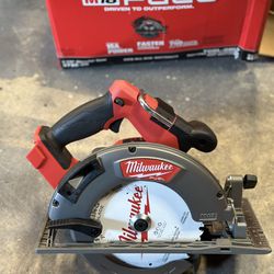 Milwaukee M18 Fuel Brushless 7-1/4” Circular Saw 🛑Tool Only/No Batería 