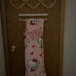 Brand New Hello Kitty Valentine Blanket 