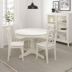 White Round Dining Room Kitchen Table and 4 chairs with self-storing, integrated butterfly extension leaf 