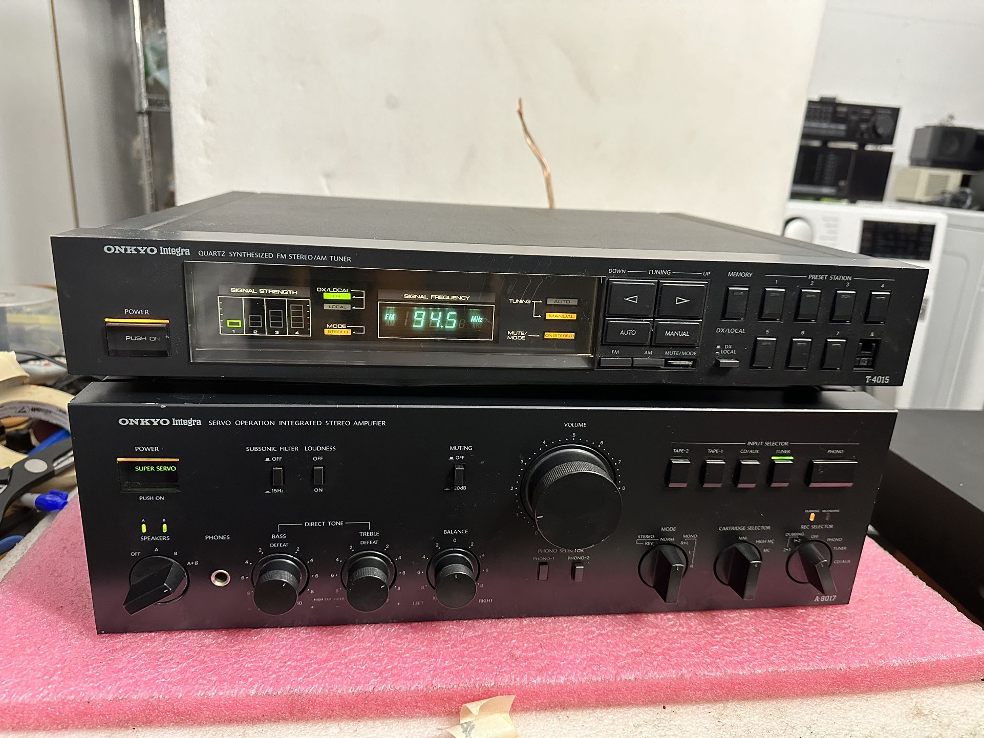 Onkyo A-8017 Integrated Stereo Amplifier and T-4015 AM/FM Stereo Tuner. MADE IN JAPAN