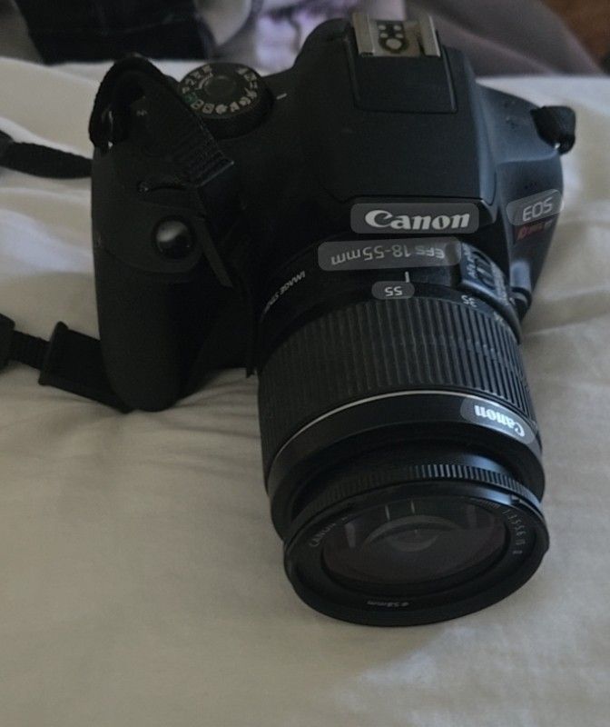 The Canon EOS 2000d Rebel T7 Dslr